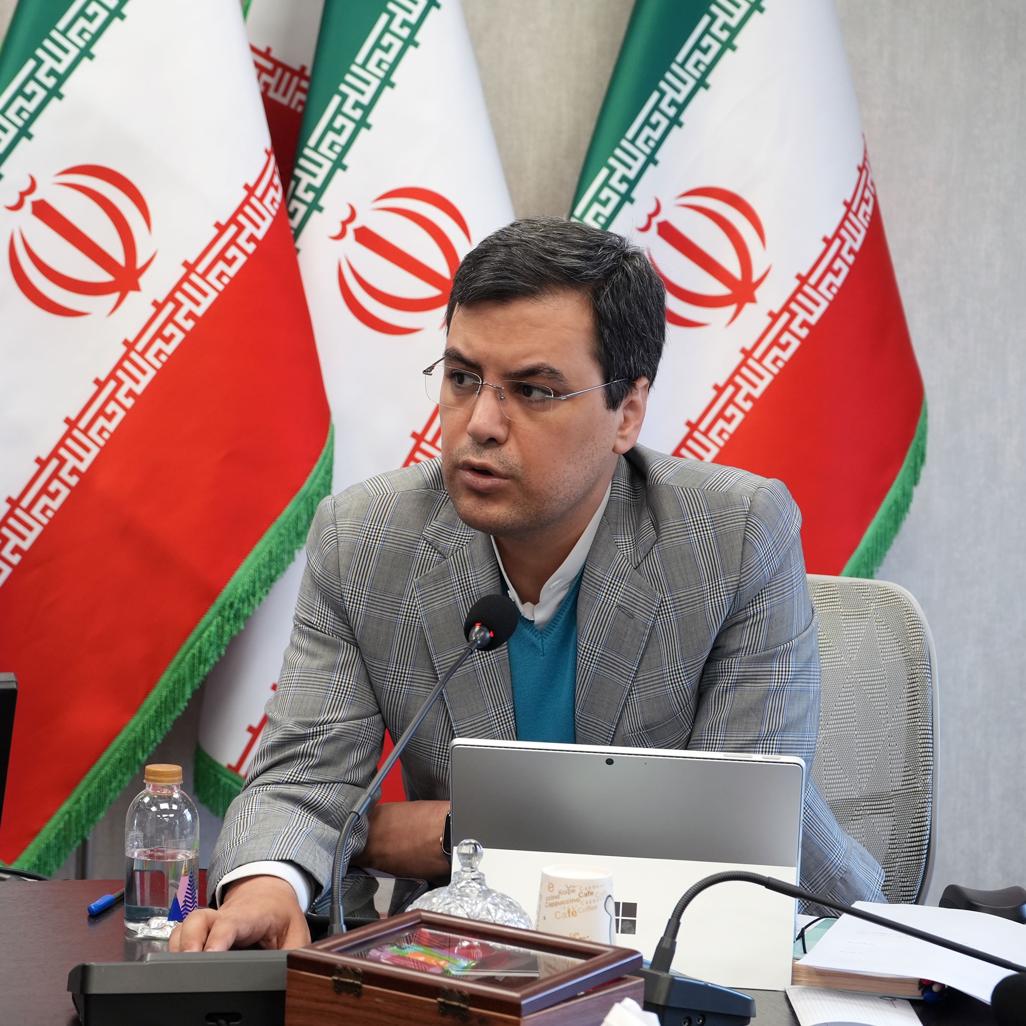 احسان‌احمدی